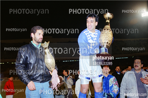 بازیکنان دهه های مختلف فوتبال ایران 1-شاهین بیانی,فیروز کریمی,