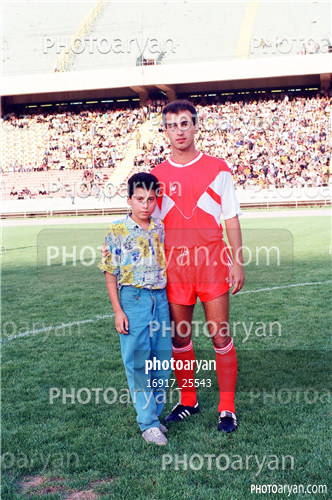 بازیکنان دهه های مختلف فوتبال ایران 1-محسن عاشوریَ,