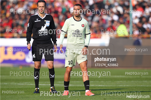 پرسپولیس  2-تراکتور  0    (1403/11/07)-