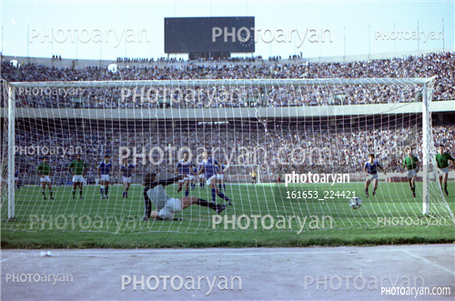  بازیکنان دهه های مختلف فوتبال ایران 32-اصغر حاجیلو,