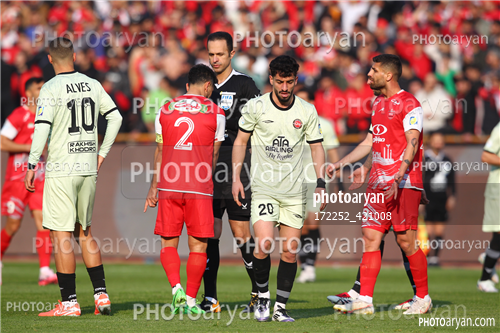 پرسپولیس  2-تراکتور  0    (1403/11/07)-