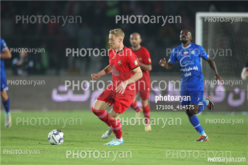 استقلال 0-تراکتور 2    (1403/08/10)-