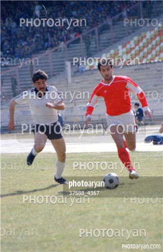 بازیکنان دهه های مختلف فوتبال ایران 11-محسن عاشوریَ,