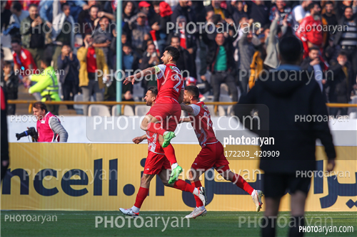 پرسپولیس  2-تراکتور  0    (1403/11/07)-