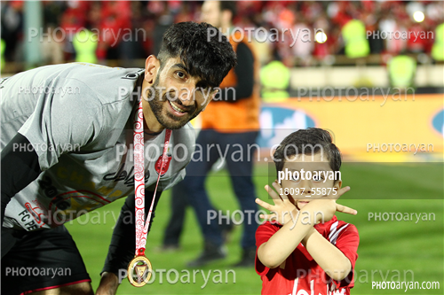 جشن قهرمانی تیم فوتبال پرسپولیس 96/01/30-علیرضا بیرانوند,طاها بیرانوند,