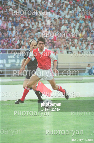 بازیکنان دهه های مختلف فوتبال ایران 1-ناصر محمدخانی,