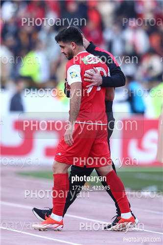 پرسپولیس  2-تراکتور  0    (1403/11/07)-محمد خدا بنده لو,