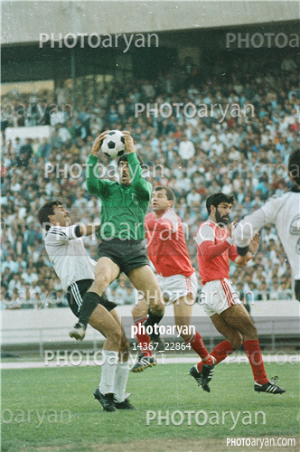 بازیکنان دهه های مختلف فوتبال ایران 1-مرتضی فنونی زاده,علی پروین  Ali Parvin,