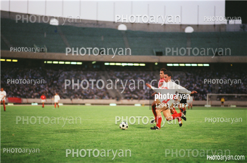 بازیکنان دهه های مختلف فوتبال ایران 1-محسن عاشوریَ,