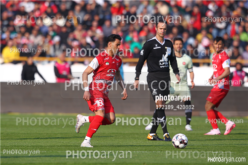 پرسپولیس  2-تراکتور  0    (1403/11/07)-