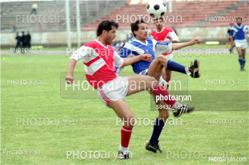 بازیکنان دهه های مختلف فوتبال ایران 15-فرشاد پیوس  Farshad Pious,