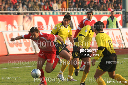 پرسپولیس 2-فجر سپاسی 4 (1384/10/09)-