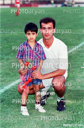 بازیکنان دهه های مختلف فوتبال ایران 1-محسن عاشوریَ,