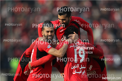 پرسپولیس 3- تراکتورسازی تبریز‎ (95/11/17)0-رامین رضائیان,وحید امیری,محسن مسلمان,