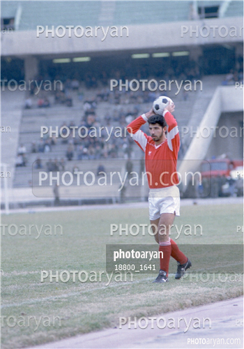 بازیکنان دهه های مختلف فوتبال ایران 3-مجتبی محرمی,