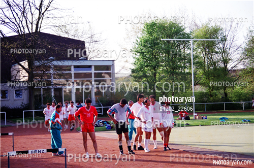بازیکنان دهه های مختلف فوتبال ایران 1-احمدرضا عابدزاده Ahmad Reza Abedzadeh,حمید درخشان,علی دایی  Ali Daei,مهدی فنونی زاده,سید مهدی ابطحی,