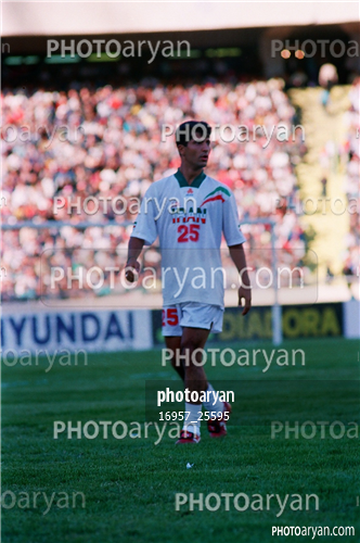 بازیکنان دهه های مختلف فوتبال ایران 1-مهرداد میناوند,