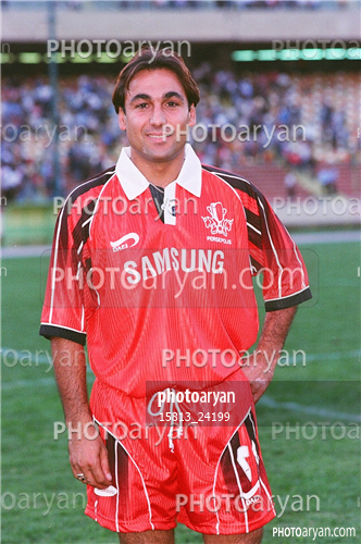 بازیکنان دهه های مختلف فوتبال ایران 2-علی اکبریان,