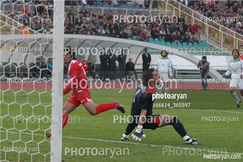 پرسپولیس 1-پاس 0 (1384/09/08)-