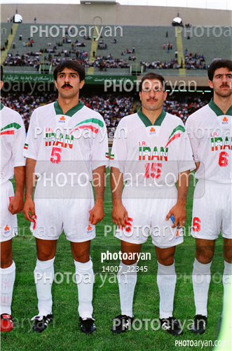 بازیکنان دهه های مختلف فوتبال ایران 1-افشین پیروانی,کریم باقری,علی اکبراستاداسدی,