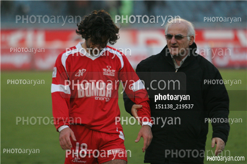 پرسپولیس 2-فجر سپاسی 4 (1384/10/09)-