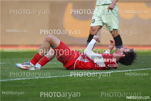 پرسپولیس  2-تراکتور  0    (1403/11/07)-گیورگی گولسیانی Giorgi Gvelesiani,