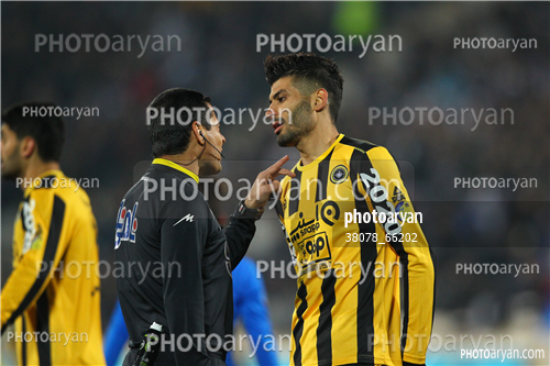 استقلال 3-سپاهان اصفهان  0 (96/09/15)-سعید آقایی,