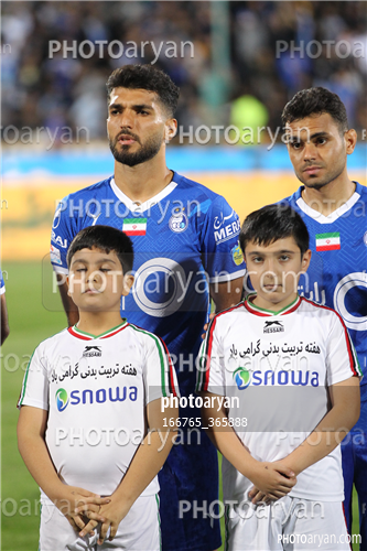 استقلال 3-هوادار 2  (1402/07/28)-