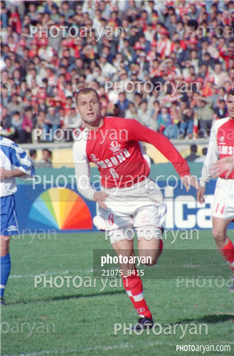 بازیکنان دهه های مختلف فوتبال ایران 4-ابراهیم تقی پور,