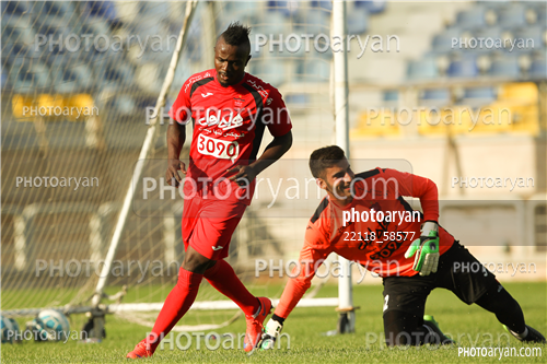 تمرین پرسپولیس  در ورزشگاه شهید کاظمی96/04/07-ابوالفضل درویشوند,گادوین منشاGodwin Mensha,
