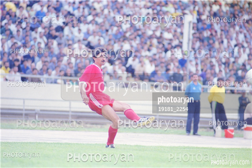 بازیکنان دهه های مختلف فوتبال ایران 3-ناصر محمدخانی,