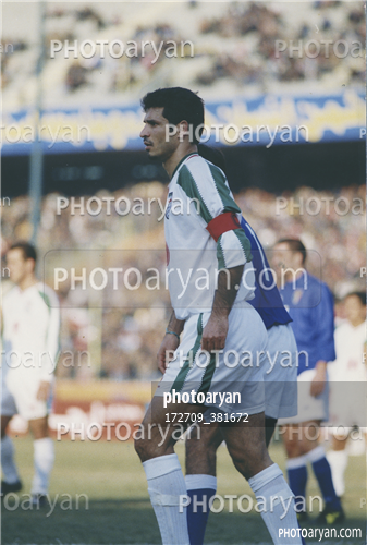 بازیکنان دهه های مختلف فوتبال ایران 40-علی دایی  Ali Daei,