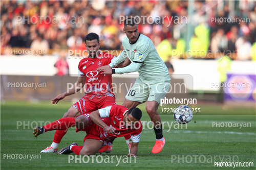 پرسپولیس  2-تراکتور  0    (1403/11/07)-سروش رفیعی,مسعود ریگی,ریکاردو آلوز,