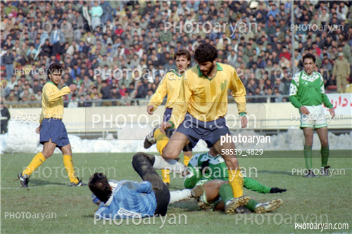 بازیکنان دهه های مختلف فوتبال ایران 15-جواد زرینچه,کوروش تشت زر,نادر محمدخانی,