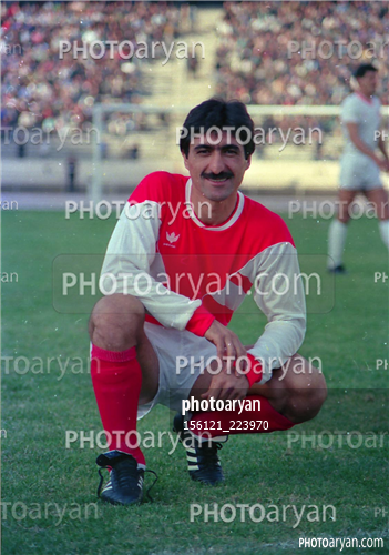 بازیکنان دهه های مختلف فوتبال ایران28-ناصر محمدخانی,