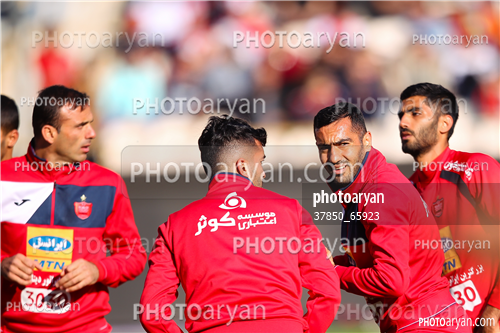 پرسپولیس 4 -ذوب آهن اصفهان 0 (96/09/10)-محمد انصاری,محسن ربیع خواه,محسن مسلمان,سید جلال حسینی,