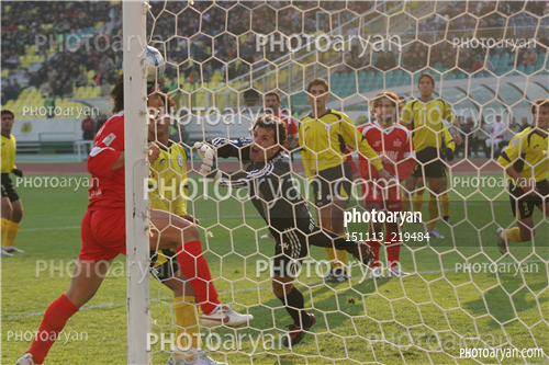 پرسپولیس 2-فجر سپاسی 4 (1384/10/09)-