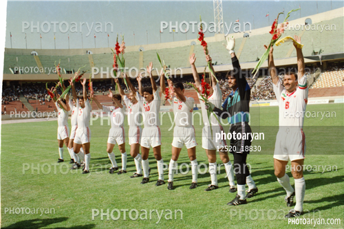 عکسهای تیمی تیم ملی دهه 70-حمید درخشان,محمد خاکپور,حمید استیلی,بهزاد غلامپور,آرش نوآموز,عبدالصمد مرفاوی,جواد زرینچه,علی اصغر مدیر روستا,کریم باقری,یحیی گل محمدی,