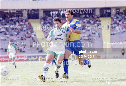بازیکنان دهه های مختلف فوتبال ایران 10-نادر محمدخانی,محسن گروسی,
