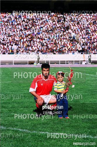 بازیکنان دهه های مختلف فوتبال ایران 2-نادر میراحمدیان,