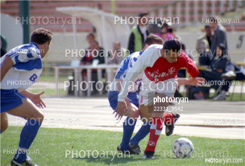 بازیکنان دهه های مختلف فوتبال ایران 8-علی کریمی Ali Karimi,