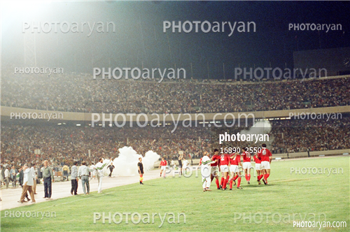 بازیکنان دهه های مختلف فوتبال ایران 1-مهدی فنونی زاده,رضا حسن زاده,جواد زرینچه,