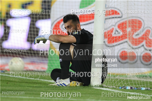  پرسپولیس 0-ذوب آهن 1 (99/05/17)-یوسف بهزادی,