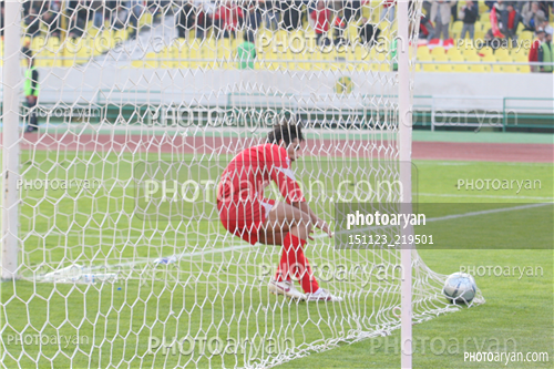 پرسپولیس 2-فجر سپاسی 4 (1384/10/09)-