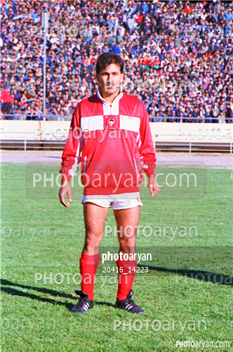 استقلال 0-پیروزی 1-  68/9/17-کریم باوی,