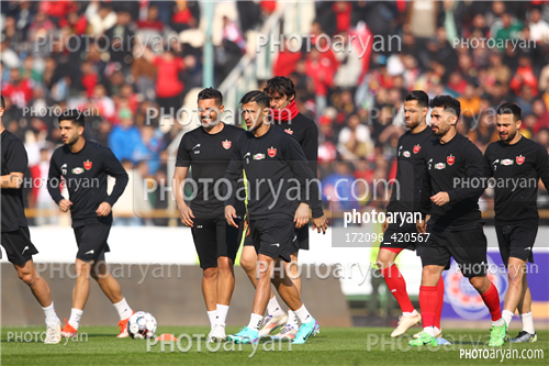 پرسپولیس  2-تراکتور  0    (1403/11/07)-