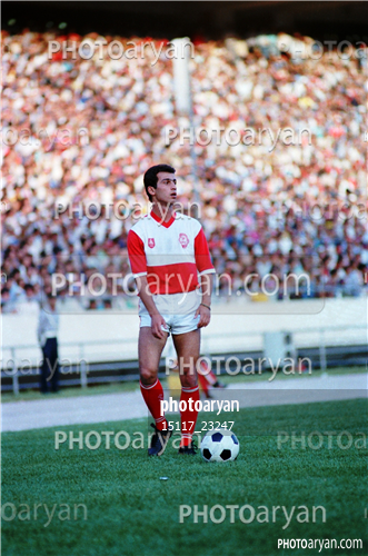 بازیکنان دهه های مختلف فوتبال ایران 2-محسن عاشوریَ,