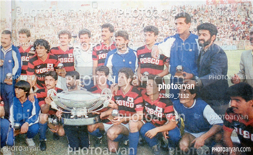 بازیکنان دهه های مختلف فوتبال ایران 9-صادق ورمزیار,رضا حسن زاده,خسرو پارسا,امیر قلعه نویی,فرشاد فلاحت زاده,رضا احدی,امیر هاشمی مقدم,محمدرضا شکورزاده,مرتضی یکه,محمود کلهر,