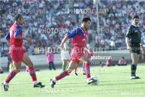 بازیکنان دهه های مختلف فوتبال ایران 4-محمد خاکپور,مهدی تارتار,