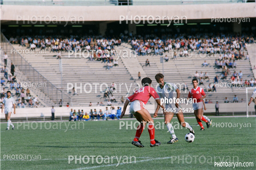 بازیکنان دهه های مختلف فوتبال ایران 1-محسن عاشوریَ,سعید نعیم آبادی,